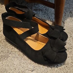 Elegant Black Women's Shoes with Bow Detail